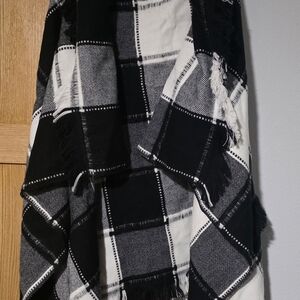 NWT Sunshine & Rodeos Black and White Plaid Poncho/Vest